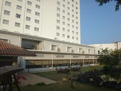 ホテル日航八重山の朝食会場は１階です。
レストラン「アクアリス」