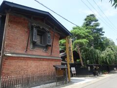 暑い中、外町の秋田を代表する味噌・醤油の醸造元「安藤醸造本店」へやってきました。