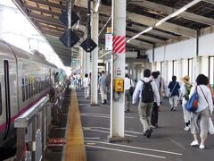 宇都宮駅でかなりの乗客が降りてしまう。
