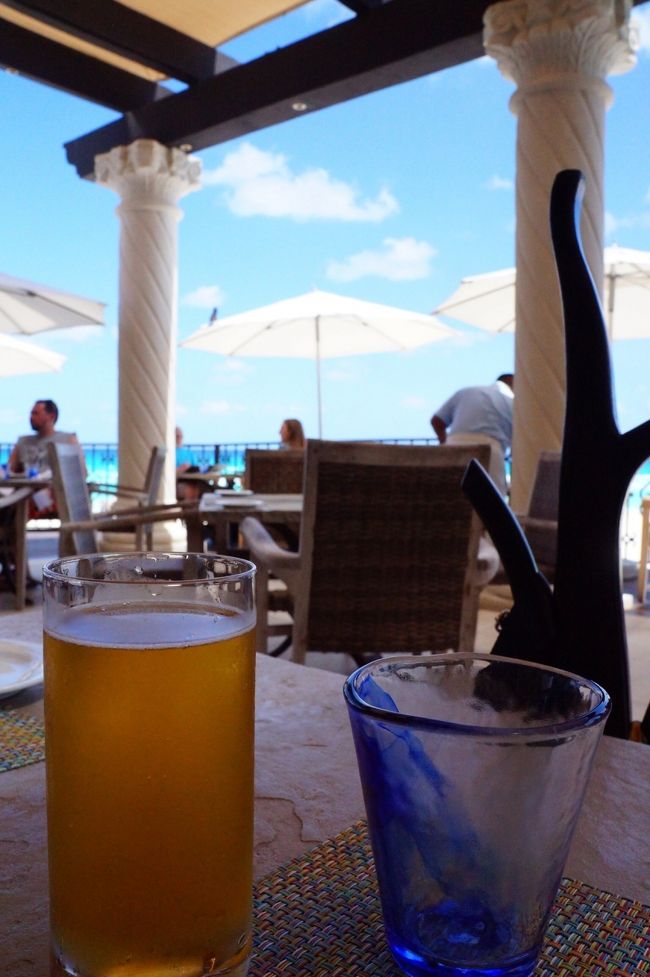 まずは、ビール。<br />メキシコのビールは口当たりが軽いので、苦手な私でも意外と飲めた！