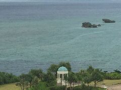 おんなの駅なかゆくい市場を後にして
前半２泊するANAインターコンチネンタル万座へ

１年ぶりに帰ってきました
海だ〜！！