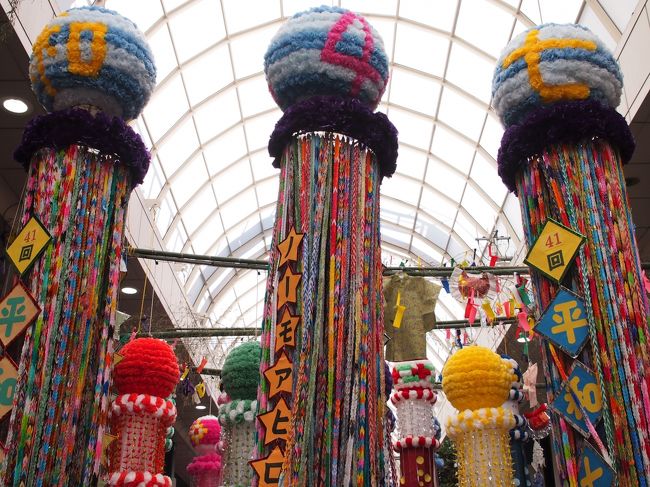 毎年飾られる千羽鶴の吹き流し。