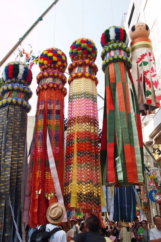 一番町四丁目商店街は、定禅寺通りにある勾当台公園市民広場（イベント等がおこなわれている）に近くなるので、だんだん人がまた多くなってきます。