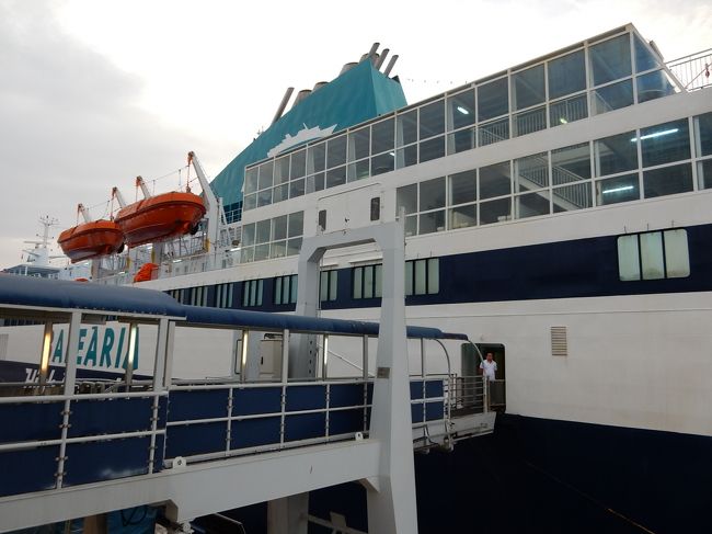 フェリーに乗船します。