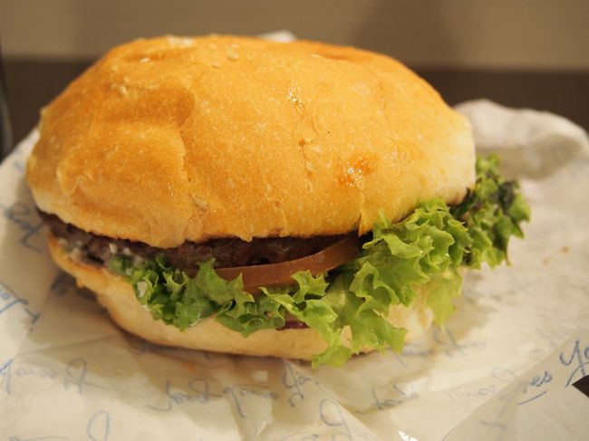 薄そうに見えますが、サイズはかなり大きいです。顔くらいあるかな。