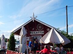 人気のカフェ・レガッタに着きました。