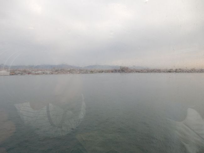 窓越しから見たパルマの街並み。フェリーが出発してから気が付きましたが、終始甲板に出れますので、写真撮るなら甲板に出ればよかったですね。