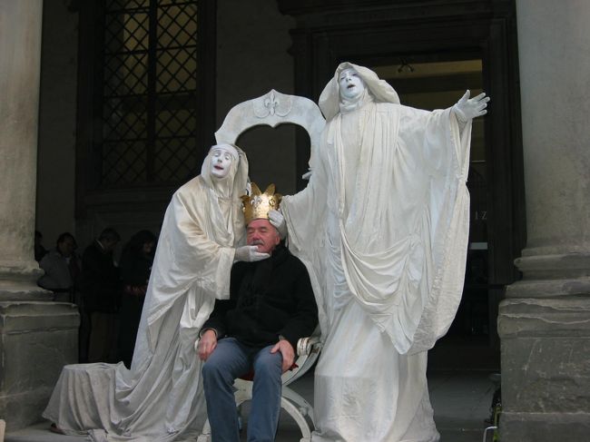 大道芸をやってました。