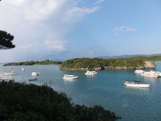川平湾のすぐ近くだったので、寄ってみます。<br />んー夕暮れ時だと、あまり海の水が綺麗じゃない。<br />日中、ぎらぎらした日差しじゃないと、<br />綺麗に見えないのかぁ。。。残念。