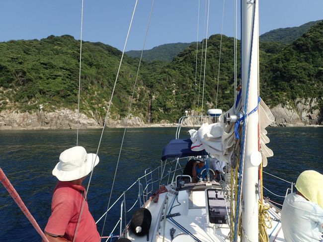 小さいながら滝も有りました。<br /><br />ありがとうございました。<br />久々の日本海、やっぱり水は綺麗ですね〜