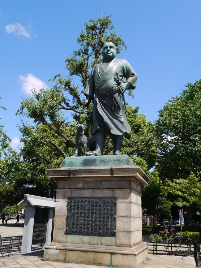 上野公園に来ました。周りはポケモントレーナーでいっぱいです。<br />西郷さんお久しぶりです。