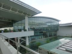 8:57
ハノイ市内から45分‥
ノイバイ空港に着きました。