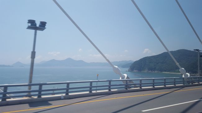 うとうとしながら車窓から〜<br />金海空港からジャンスンポまでは1時間15分ほど。