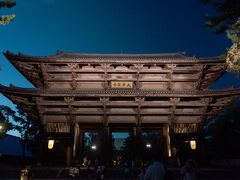 東大寺の方に回ってみます。