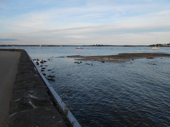 目の前の海を色んな船が行き交って<br />それを眺めながらのリラックスタイムです。<br /><br />あ〜帰りたくない