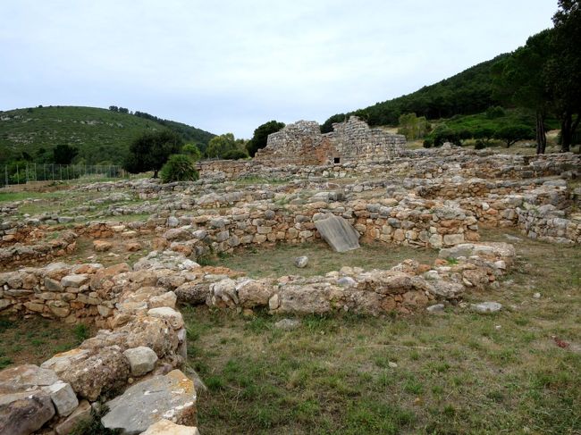 サルデーニャ レンタカーの旅16 24 ヌラーゲ パルマヴェーラ 3500年前の巨石文明 その謎を資料と一緒にちょっぴり紐解きます サルデーニャ島 イタリア の旅行記 ブログ By めておら さん フォートラベル