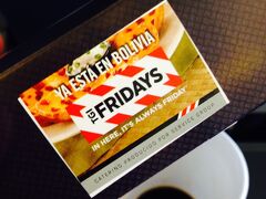 【...機内軽食...】

これはボリビア第二の都市：サンタクルスで【ボリビアーナ航空（ＯＢ）】乗った時のもの....だったかなあ....（この会社はアライアンスはどことも組んでいない）。