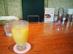 仙台城跡で降りました。
そしてお昼ごはんにします。牛タンー！！！

ここでるーぷるバスのクーポンが使えます。
ジュースゲットです。
汗だくだったので一瞬で飲んでしまいました。