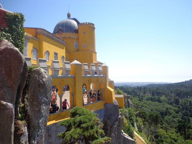 イスラム、ゴシック、ルネッサンス、マヌエルなど、各様式の寄せ集めで作られており「悪趣味」と評判なこの宮殿<br />私は、結構好きです