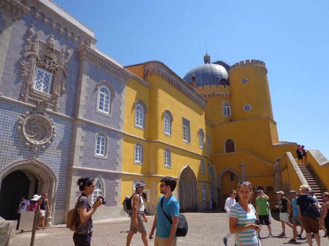 均整の取れた美しさはないけれど、リスボンの明るく照りつける太陽とは似合う気もする