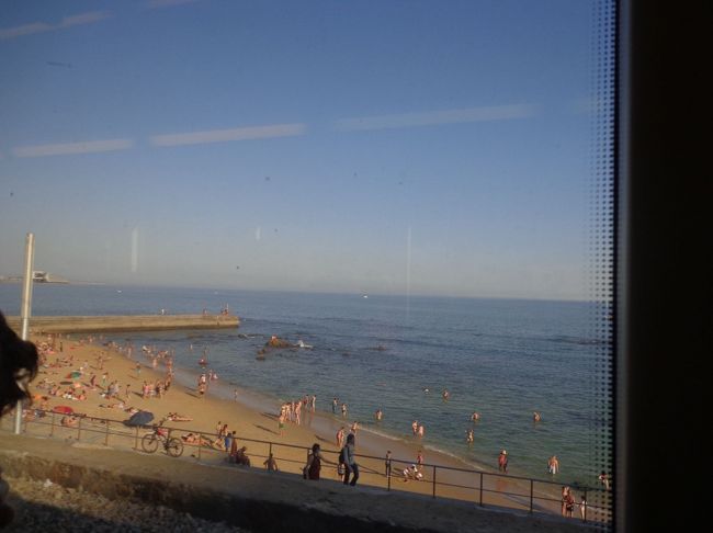 車窓からの景色は伊豆の伊東に似ている