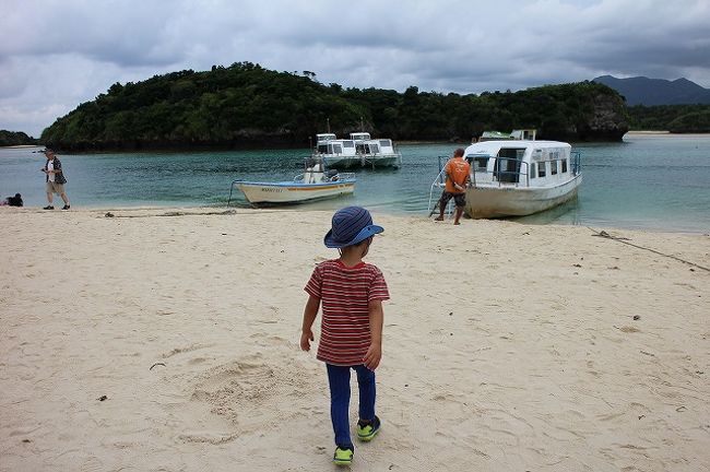 次男、この後洋服をビショビショになりながら、水遊びを楽しみました。