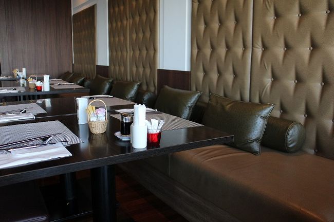 子供たちはポテトと飲み物だけ、主人はもともと朝食べないのでこの日もちょこっとだけでした。<br />さて、今回シュノーケリングツアーをお願いした【かりほー商店】に向かうとしますか。<br />午前中が良かったのですが、他のツアーで無理とのこと。<br />午後なら竹富発で大丈夫というので午前中は竹富観光をすることにしました。<br />そのため、車を置かせてもらう関係上、８時にかりほー商店に到着せねばならなかったのです。