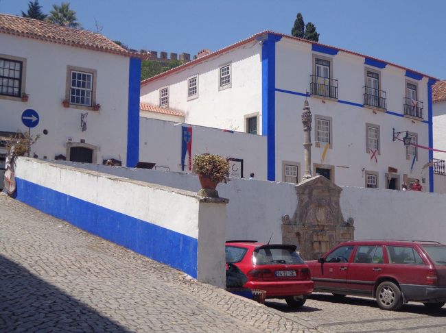 カフェかレストラン、とにかく涼しい所に入りたいー。