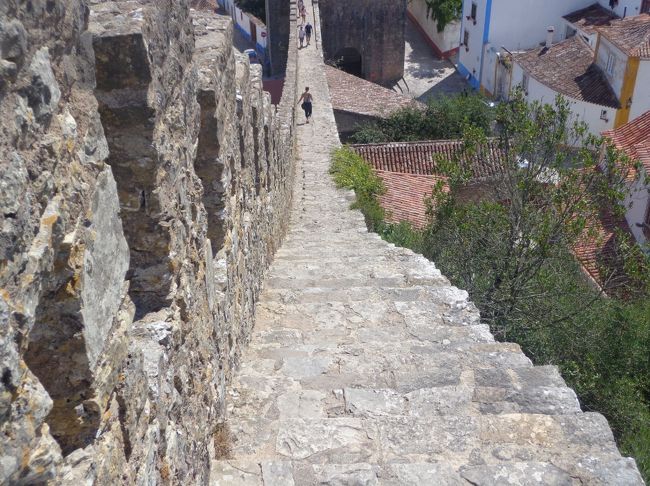 一段、一段、ゆっくりと下りて行きます