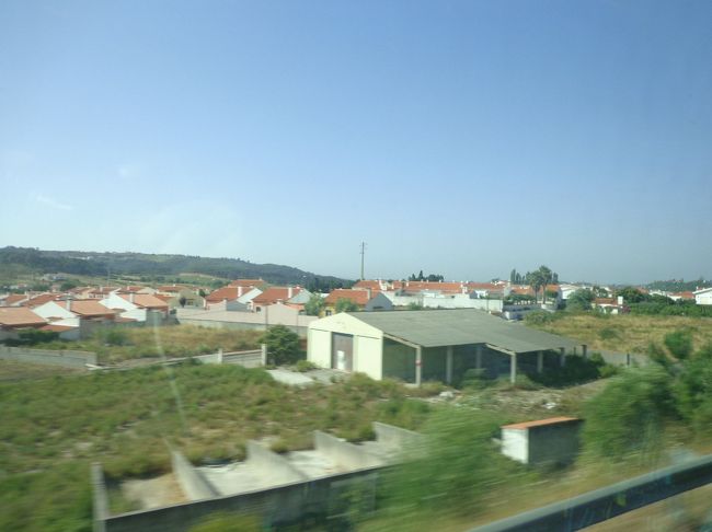 男チームは熟睡<br />私は、何だか微熱がある気がします。<br />リスボンに戻り、腹ペコの男チームはまた和食の店を探すらしい（また和食か！）<br />私は、食欲もなく体がダルイので、先にホテルに帰ることにしました。<br />