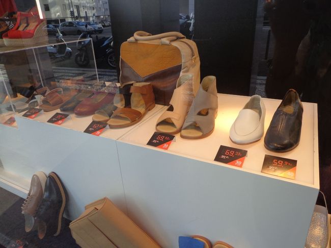 いつも利用している駅とは別の駅に降りて、歩いてホテルへ戻ります<br />今回の旅で、初めての1人歩き<br />体のダルさも忘れて、ちょっとウキウキ