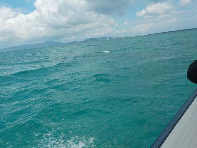 さてシュノーケリングポイントに行きましょうか。<br />結構荒波でドキドキ。<br />でもポイントに到着すると・・・