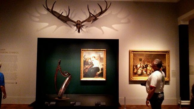 あまりにも広いので、全体をなんとなく見て歩きます。