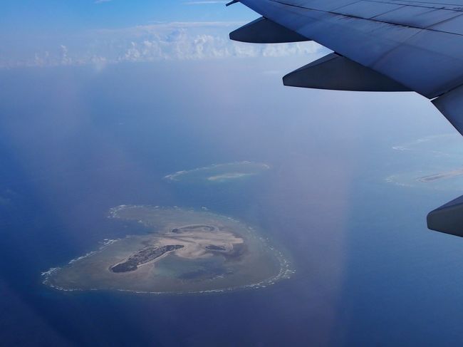 飛び立ってすぐに見えるチービシ<br />ここでもシュノーケリングかダイビングがしてみたい