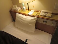 予約していた駅近くのビジネスホテルにチェックイン。深夜1時になるまでに就寝します。明日は8時のバスに乗車します。