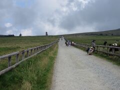 さらに前進していますと、遠くに美しの塔が見えてきました。