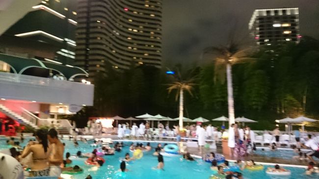 ホテルニューオータニナイトプール 夏休み満喫モモクロライブｊｓバーガー野毛みなとみらい等 赤坂 東京 の旅行記 ブログ By Trip Holicさん フォートラベル