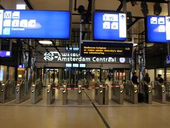 約３時間乗車し、

20:50　アムステルダム中央駅着
20分遅れくらいで到着。