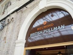 ビクトリア駅の端のホームにオリエント急行専用の「BRITISH PULLMAN」の受付があります。