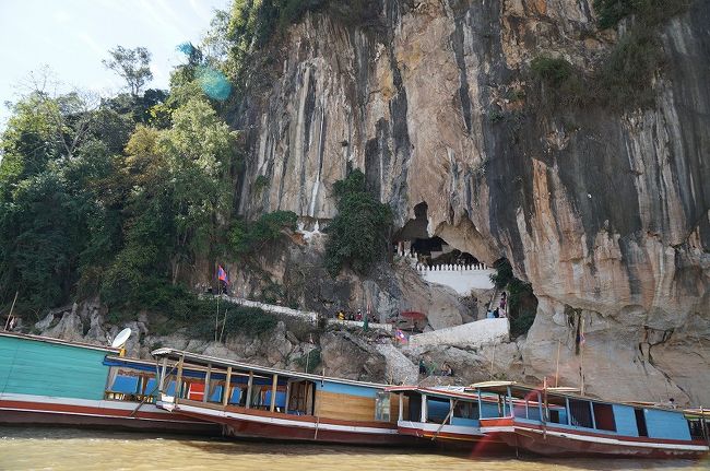 ルアンパバーン パクウー洞窟