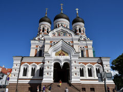 アレクサンドル・ネフスキー聖堂に到着．
1901年に帝政ロシアにより建てられたロシア正教教会です．
やはりここも内部撮影禁止でした．