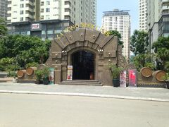 ラボン。こちらは隣の地下版