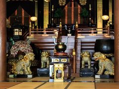 法堂には、何やら怖い生き物も・・・