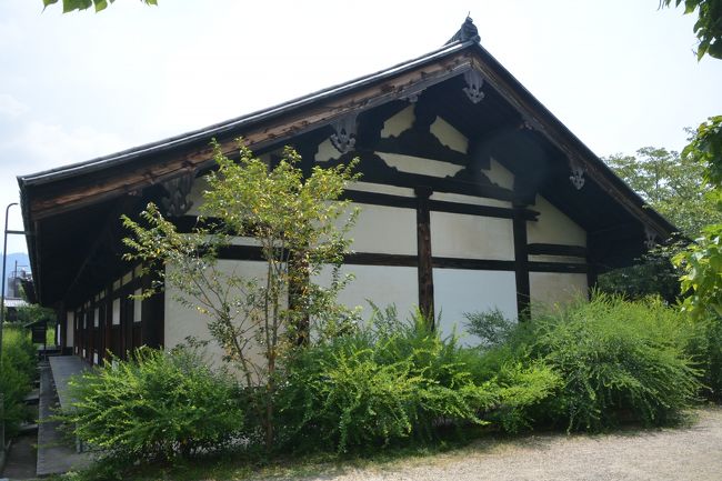 禅堂を妻側から見ました。