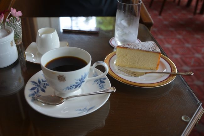ケーキセットを頂きました。チーズケーキを選ばせてもらいます。