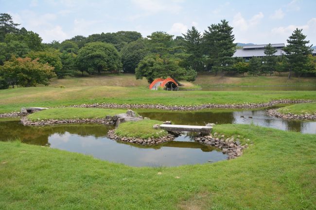 入場料を払って庭園を見学します。近年発掘復元された庭園です。