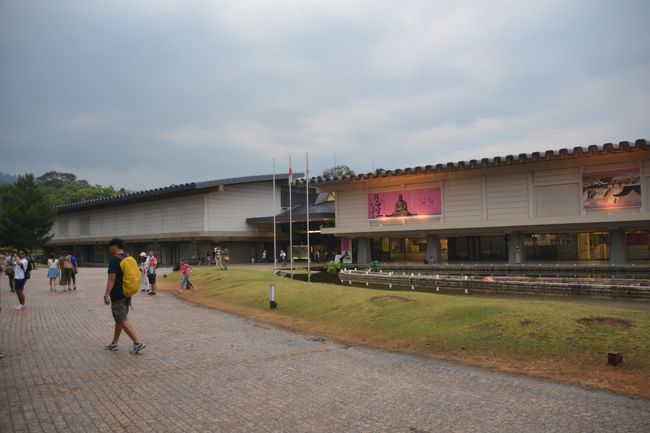 こちらは新館。新館では忍性というお坊さんの企画展をやってました。