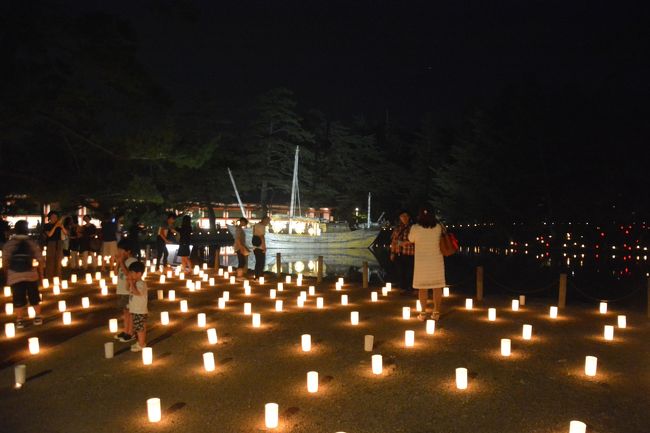 金堂前の池に船が浮かべられてました。