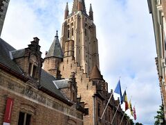 ちょっと変わった形の鐘楼