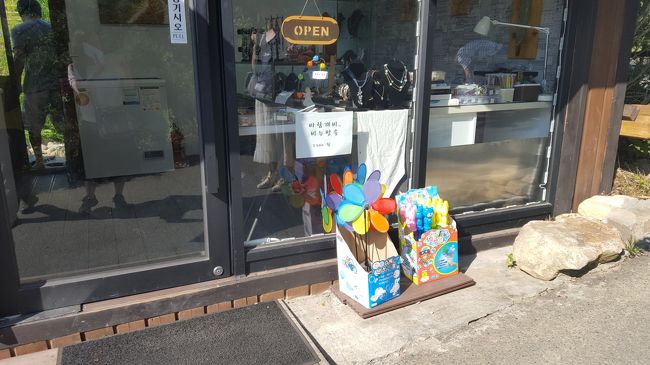 ちょっとした売店もあります